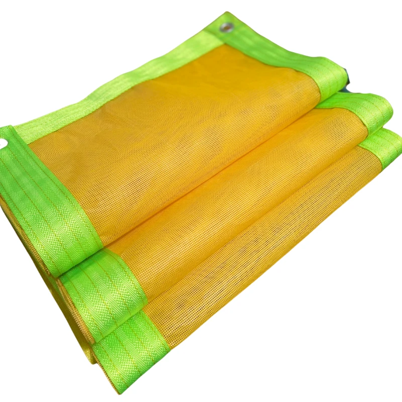 Lưới PVC Blue may viền bấm khuy chắn lan can lối đi
